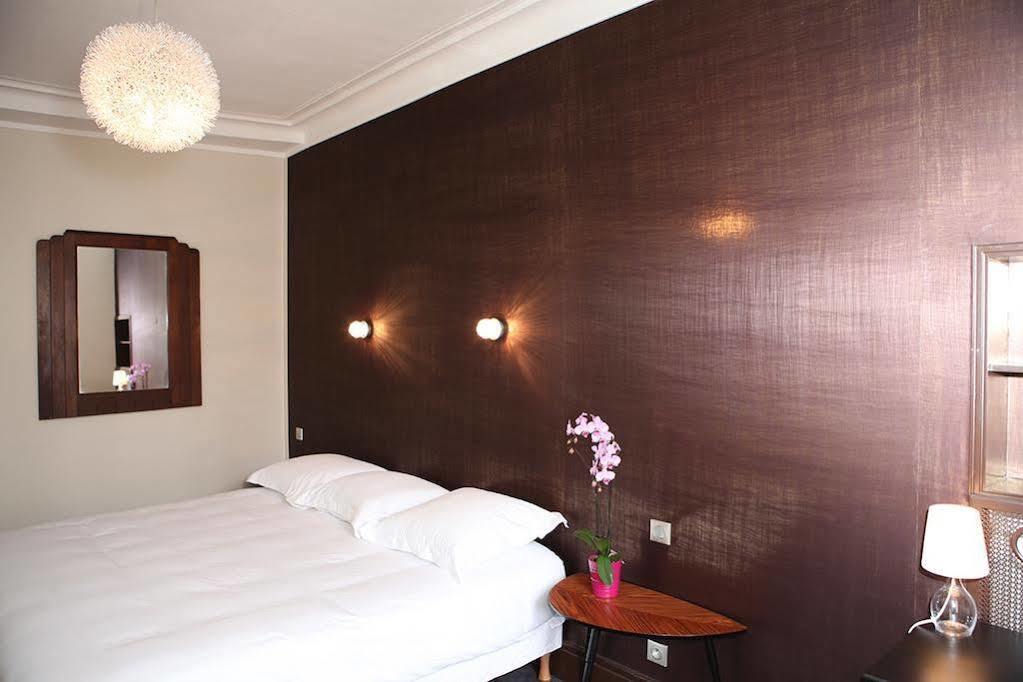 Hotel Le Roncevaux Pau Ngoại thất bức ảnh